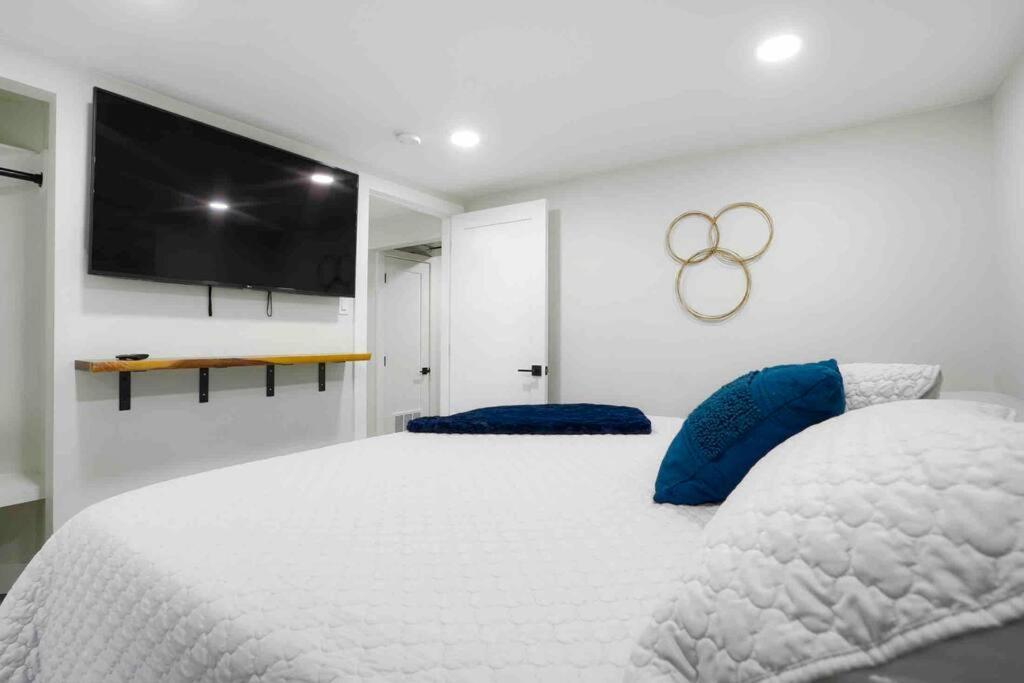 奥罗拉Sleeps 16 - 15 Min/Downtown, 10 Min/Medical Center别墅 外观 照片